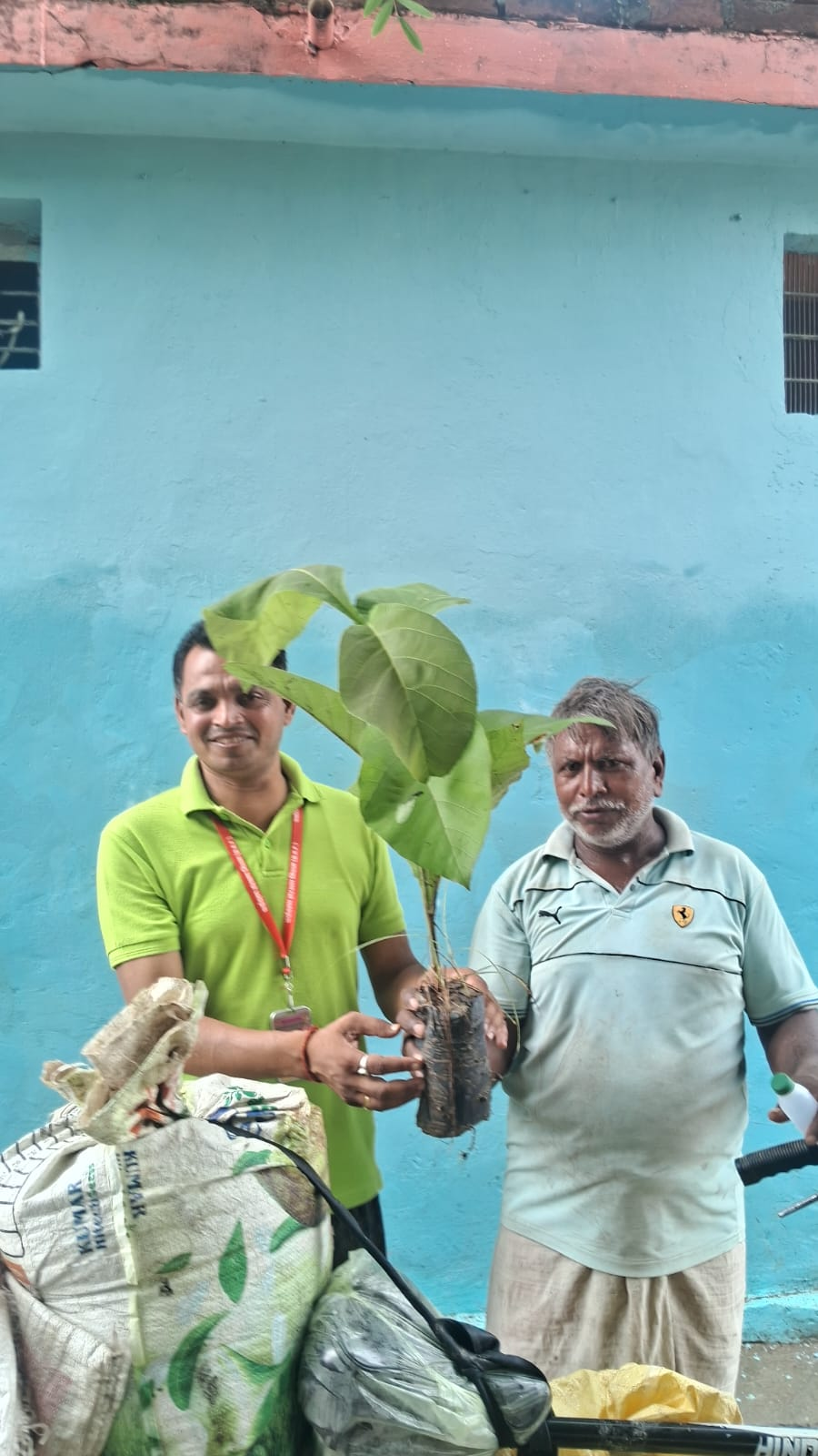 निःशुल्क पौध वितरण अभियान